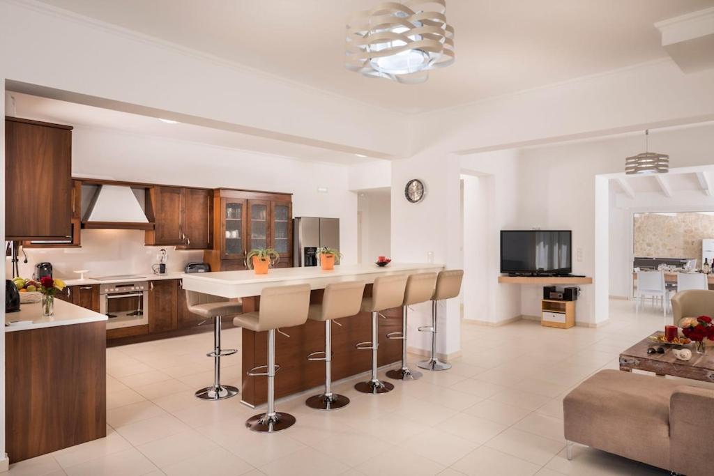 Villa Almyros 5 Bedroom Luxurious Villa Close To The Beach Georgioupoli Exterior photo